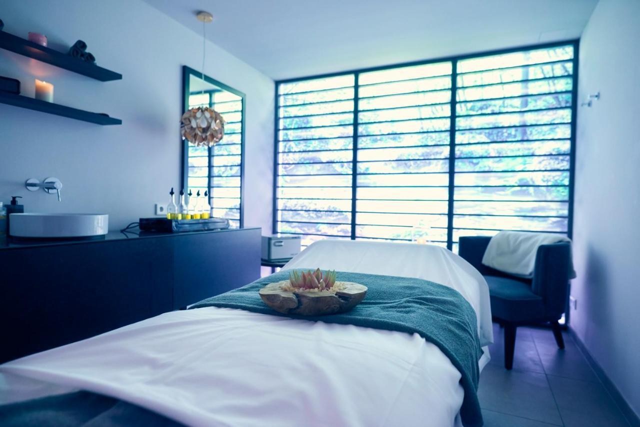 Vila Vita Rosenpark Marburg Екстер'єр фото Treatment room at the spa