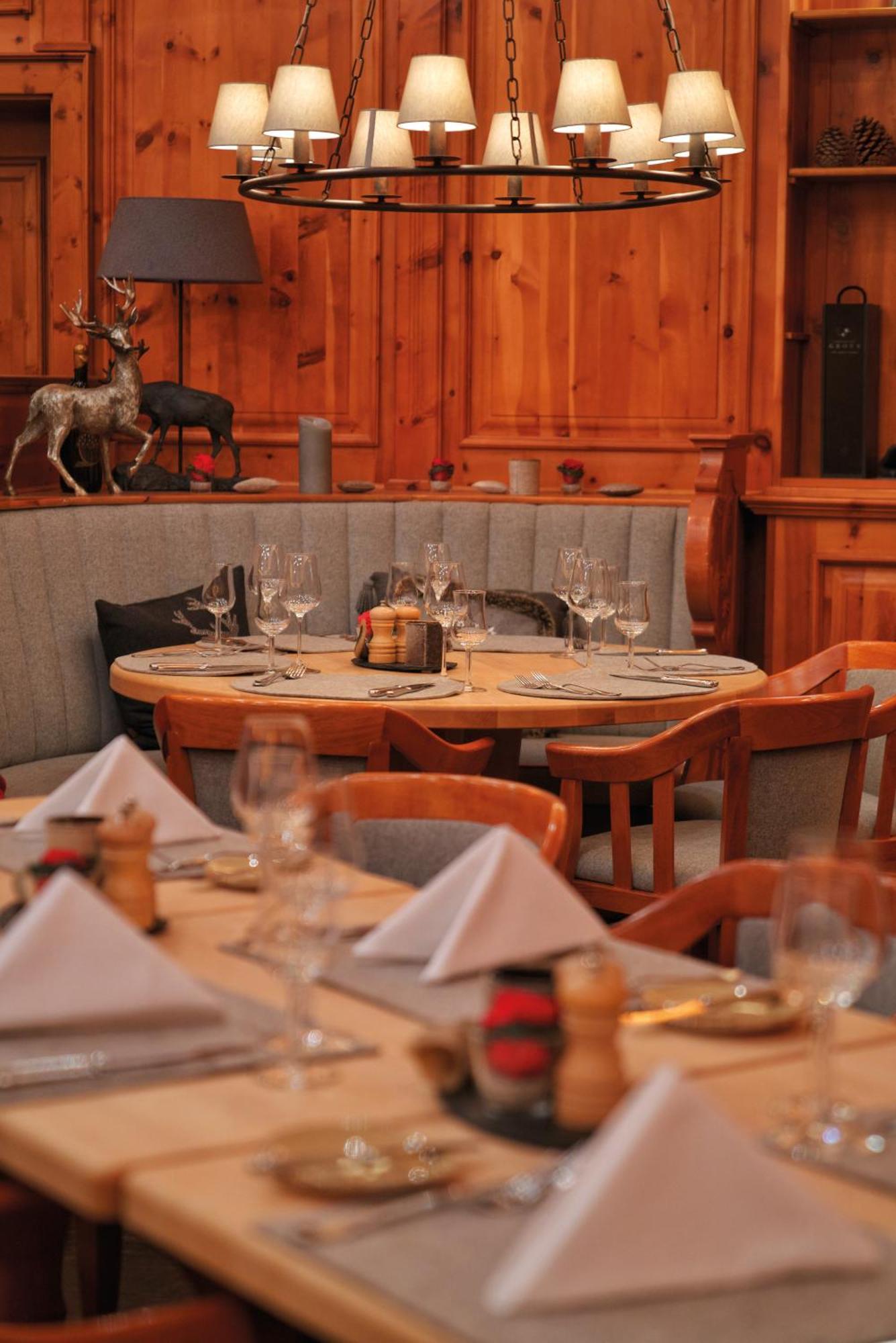 Vila Vita Rosenpark Marburg Екстер'єр фото Restaurant in the Hotel de la Cour des Alpes